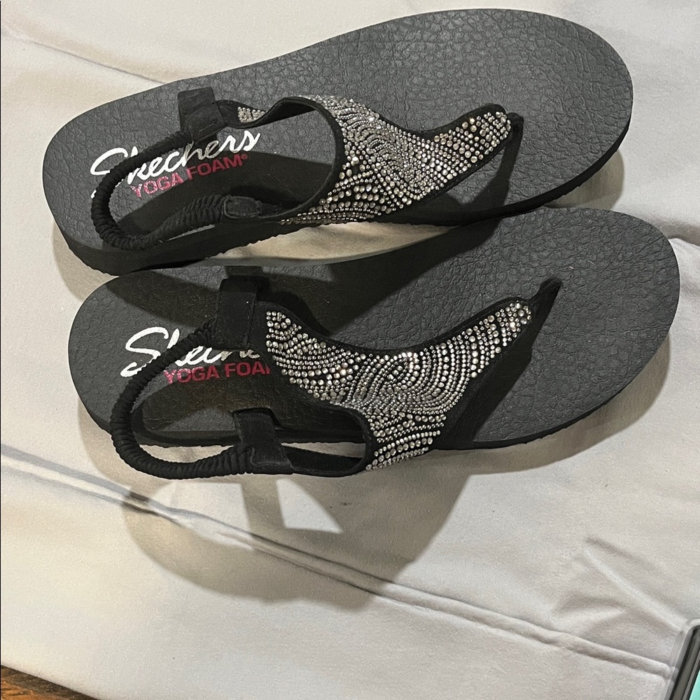 Skechers Black and Silver Yoga Foam Sandals
